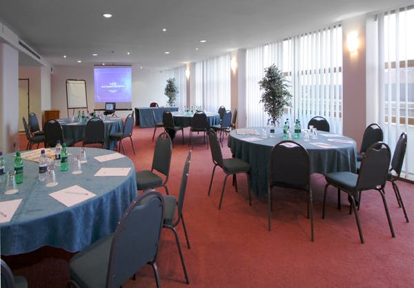 St Giles Classic Hotel Heathrow - Conference Room 4 image 1